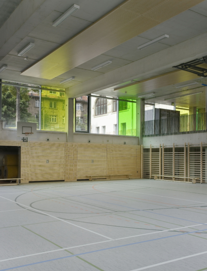 @ Florian Kleinefenn, Neubau von Turnhalle und Aula von Koch+ Partner, München